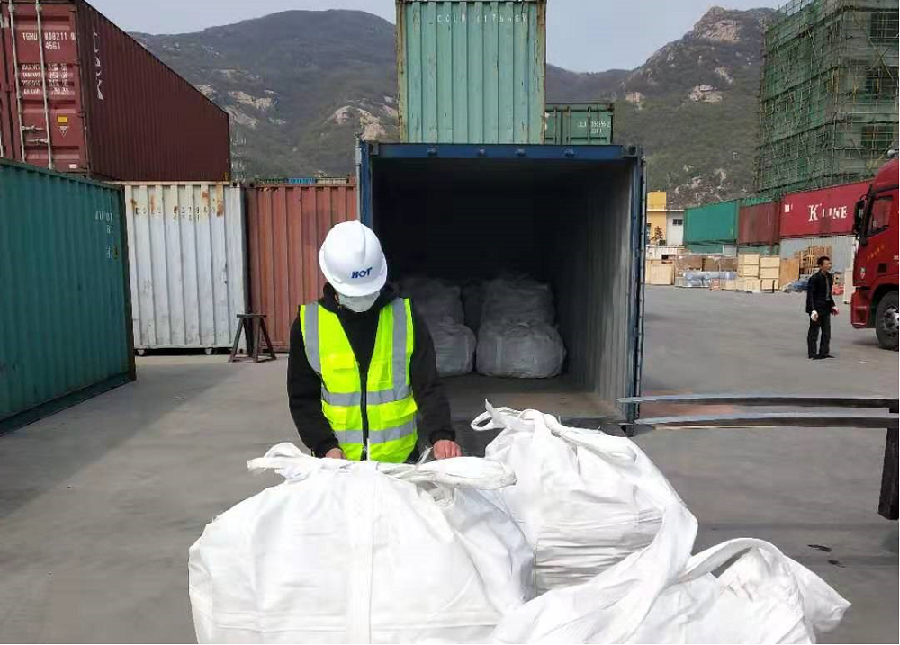 04-Big sack bag loading-9X MINERALS.png
